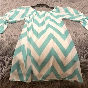 cute long sleeve dress for warm spring weather!